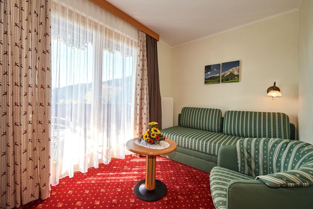 Hotel Jagdhof ラムサウ・アム・ダッハシュタイン エクステリア 写真
